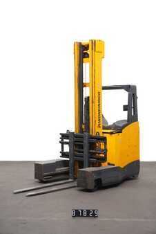 Carelli retrattili 4 vie 2011  Jungheinrich ETVQ25 (1)