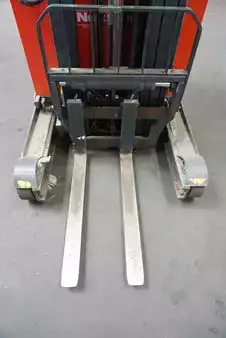 Chariots à mât rétractable 2019  Linde R14-01 (5)