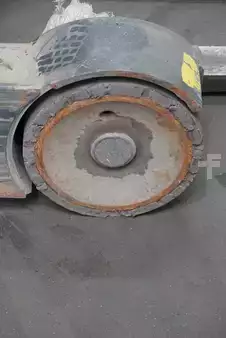 Chariots à mât rétractable 2019  Linde R14-01 (6)