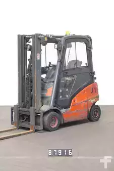 Gázüzemű targoncák 2018  Linde H 18 T-01 (1)