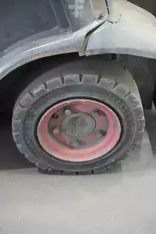 Gázüzemű targoncák 2018  Linde H 18 T-01 (6)