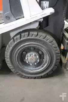 Chariots élévateurs GPL 2019  Unicarriers U1D2A25LQ (6)