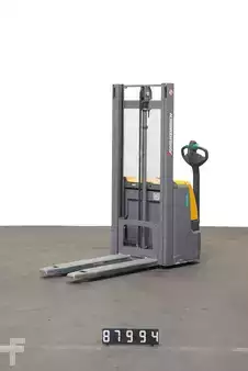 Stapelaars 2020  Jungheinrich EJC 110 (1)