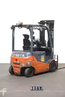 Elektromos 4 kerekű 2020  Toyota 8FBMKT25 (2)