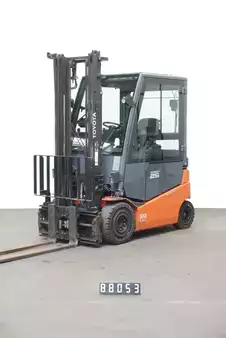 Elektromos 4 kerekű 2019  Toyota 8FBMKT25 (1)