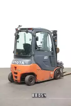 Elektro 4 Rad 2011  Toyota 8FBMT20 (2)