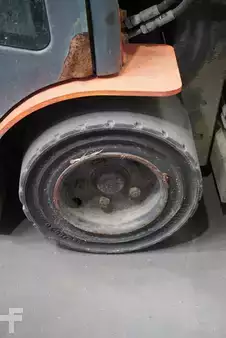 Elektro 4 Rad 2011  Toyota 8FBMT20 (6)