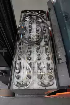 Carretilla retráctil 2018  Toyota RRE140H (4)