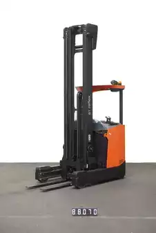 Carretilla retráctil 2019  Toyota RRE200H (1)