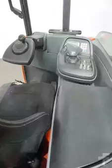 Carretilla retráctil 2017  Toyota RRE200H (3)