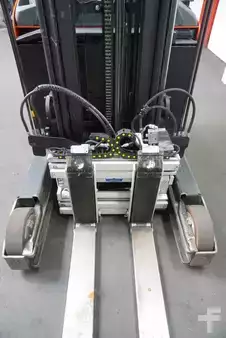 Carretilla retráctil 2017  Toyota RRE200H (5)