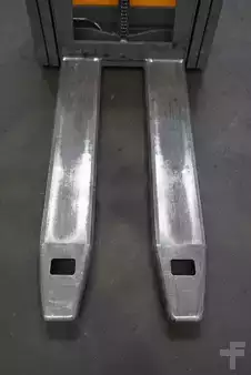 Stapelaars 2018  Jungheinrich EJC 110 Li-Ion (5)