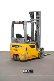 Sähkö - 3 pyör 2019  Jungheinrich EFG 215 (2)