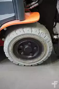 Elektro čtyřkolový VZV 2016  Toyota 8FBM16T (5)