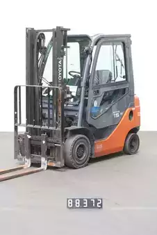 Chariots élévateurs diesel 2016  Toyota 02-8FDF15 (1)