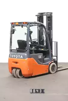 Elektryczne 3-kołowe 2016  Toyota 8FBEK18T (2)