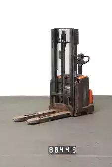 Stacker pedestre 2015  BT SWE120 (1)