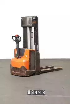 Stacker pedestre 2015  BT SWE120 (2)