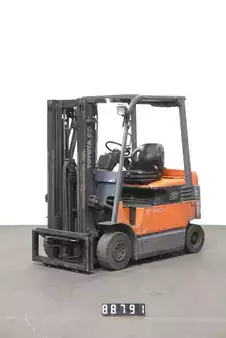 Electric - 4 wheels 2006  Toyota 7FBMF25 (1)