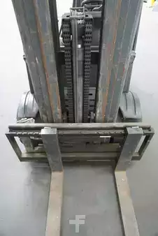 Elektryczne 4-kołowe 1999  Still R 60-50 (5)