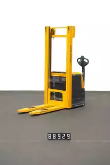 Pallet Stackers 2014  Jungheinrich EJC 214 (1)