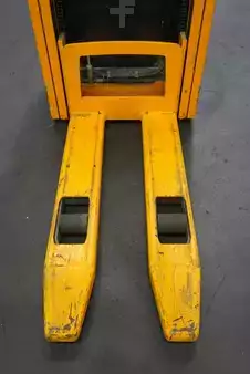 Pallet Stackers 2014  Jungheinrich EJC 214 (5)