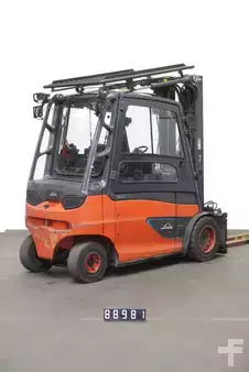 Elektryczne 4-kołowe 2021  Linde E 50 HL-01 Li-Ion (2)