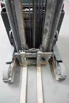 Schubmaststapler 2017  BT RRE 200 (5)