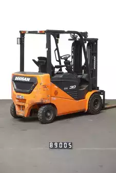 Sähkö - 4 pyör 2021  Doosan B 30 NS (2)