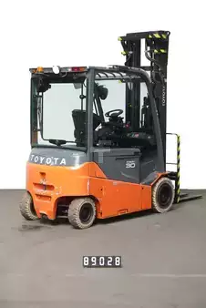 Elektro čtyřkolový VZV 2013  Toyota 8FBMT30 (2)