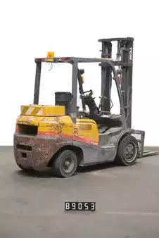 Diesel Forklifts 2007  TCM FHD30T3 (2)