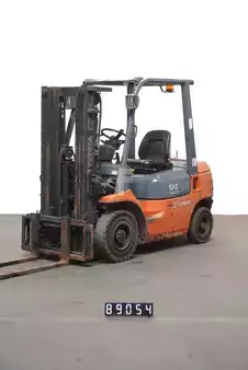 Empilhador diesel 2007  Toyota 62-7FDF25 (1)