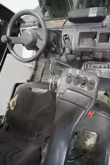 Empilhador diesel 2012  Nissan YG1D2A32Q (3)