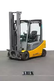 Elektromos 4 kerekű 2021  Jungheinrich EFG 320 (1)
