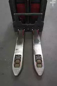 Pinontavaunu 2020  Linde D 12 AP (5)