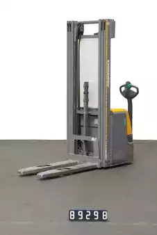 Pallet Stackers 2016  Jungheinrich EJC 214 (1)