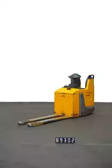 Electric Pallet Trucks 2020  Jungheinrich ERE 225 (1)