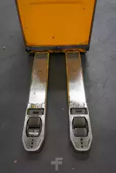 Electric Pallet Trucks 2021  Jungheinrich ERE 225 (5)