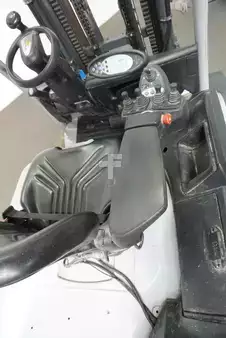 Carrelli elettrici 4 ruote 2019  Still RX 60-40 (3)