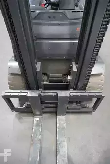 Elektromos 4 kerekű 2018  Linde E 40 HL-01/600 (5)