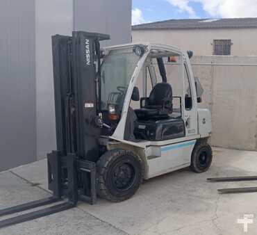 Diesel Forklifts 2017  Unicarriers YG1D2A30Q (1)