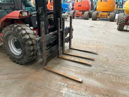 Geländestapler 2011  Manitou MC 40 (8)