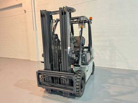 Diesel heftrucks 2005  Nissan FD02A25Q (5)