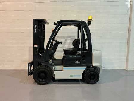 Diesel heftrucks 2005  Nissan FD02A25Q (1)