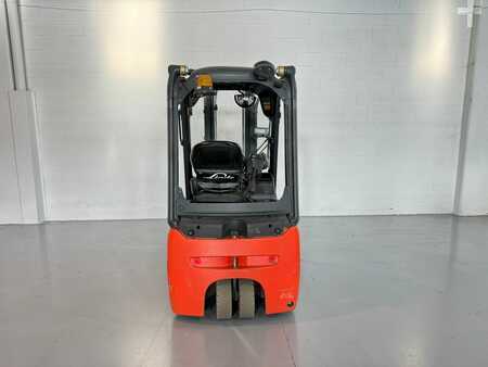 Chariots électriques à 3 roues 2015  Linde E15-02 EVO (3)