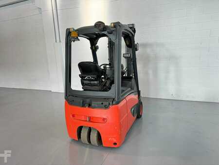 Chariots électriques à 3 roues 2015  Linde E15-02 EVO (4)