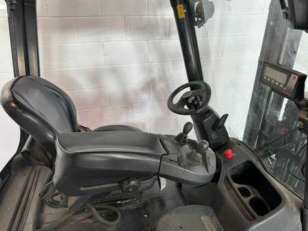 Chariots électriques à 3 roues 2015  Linde E15-02 EVO (8)