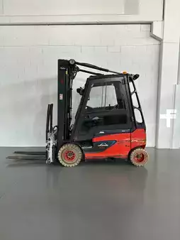 Eléctrica de 4 ruedas 2018  Linde E25-01 EVO   LI-ION (1)