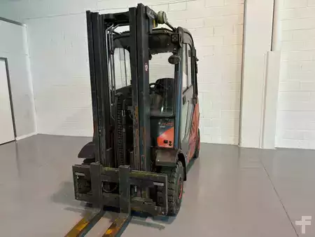 Wózki widłowe diesel 2014  Linde H25D-02 Air condit + heating (2)