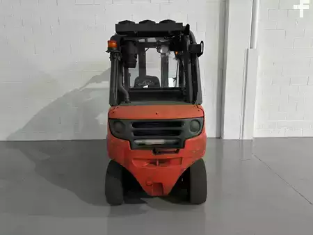 Wózki widłowe diesel 2012  Linde H25D-01 Air condit + heating (5)